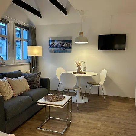 Ferienwohnung-juist-strandburg 307 Fuer 2 Bis 3 Personen Mit Schwimmbad Und Sauna * Juist