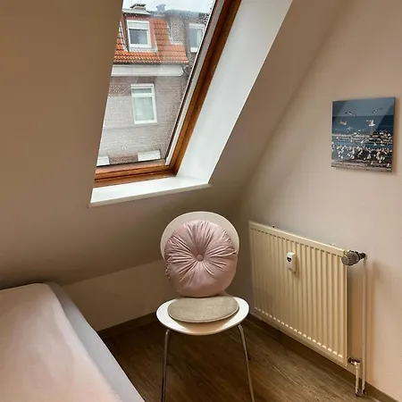 Ferienwohnung-juist-strandburg 307 Fuer 2 Bis 3 Personen Mit Schwimmbad Und Sauna *