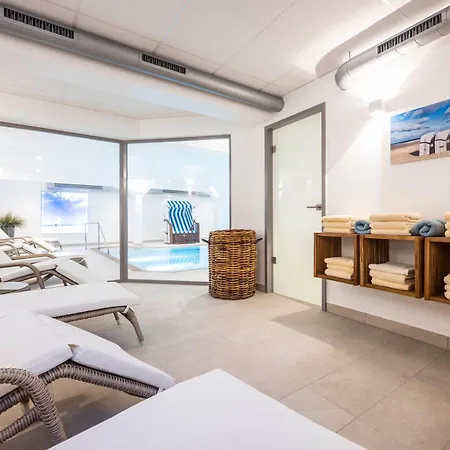 Ferienwohnung-juist-strandburg 307 Fuer 2 Bis 3 Personen Mit Schwimmbad Und Sauna *