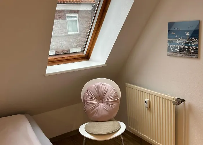 Ferienwohnung-juist-strandburg 307 Fuer 2 Bis 3 Personen Mit Schwimmbad Und Sauna *